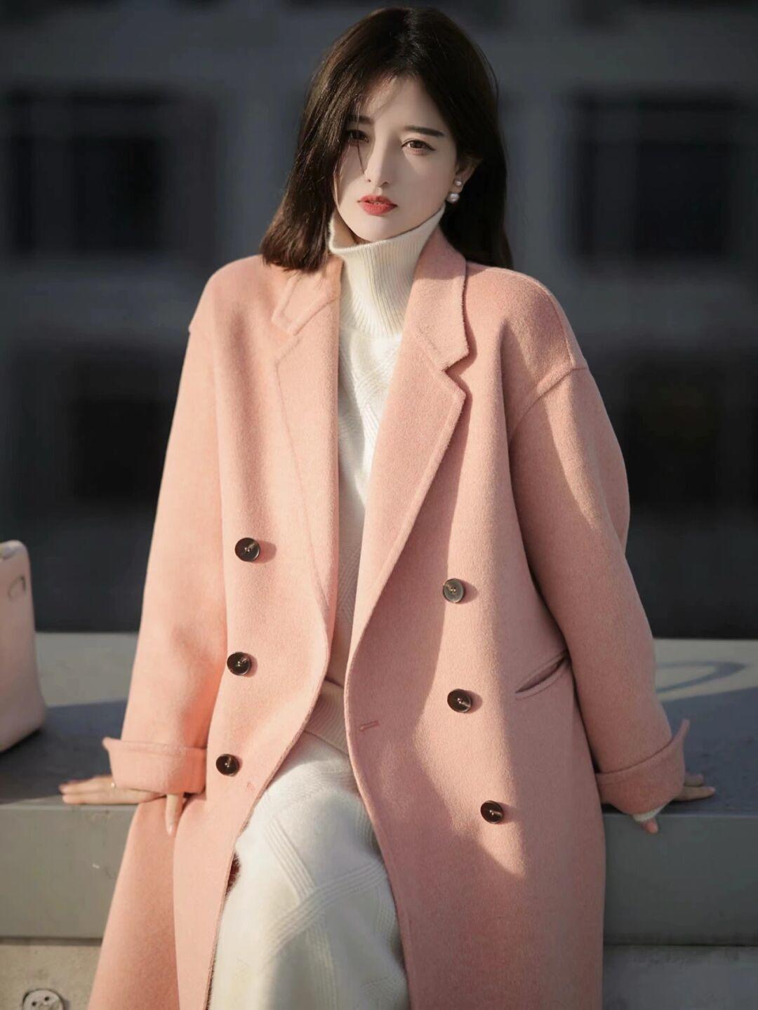 百搭 “大衣”才是冬季搭配的王者单品，保暖舒适又百搭，美得高级