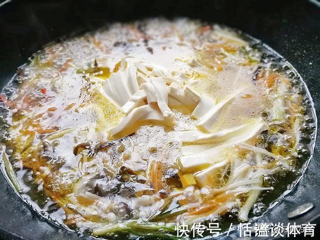 黑木耳|寒露过后，天气乍寒多喝汤，豆腐和这3样食材搭配，从头暖到脚