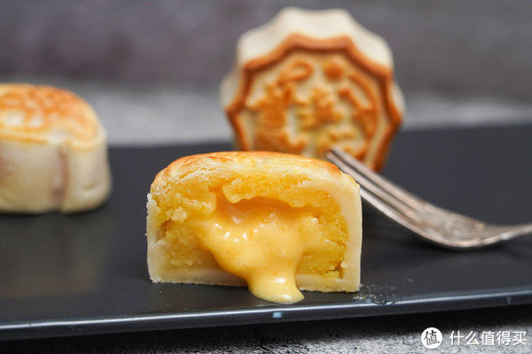 黄馅|老纪烘焙工坊 篇三十:中秋节它来了!今年教你奶黄流心月饼,好吃的不行,而且非常简单,有手就行