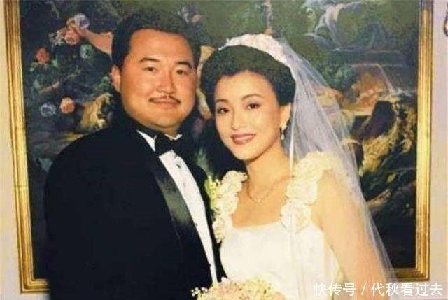 她的风光曾盖过董卿！事业上升离开央视！参加《王牌》圈粉无数！