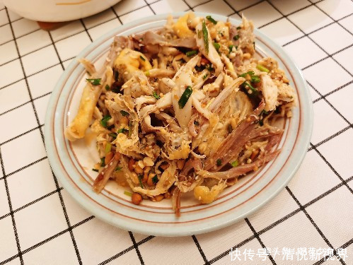 难道|闺蜜来家里做客,还自带下饭菜,难道我做的菜不香吗你们瞧瞧