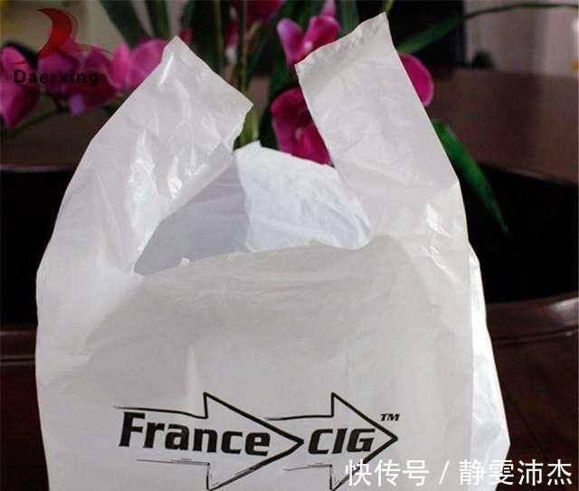 这种塑料袋有毒,千万别用它来装食物,为了家人健康早看早受益