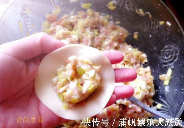 家人百吃不厌的饺子做法,原汤化原食营养丰富,美味顺滑不上火