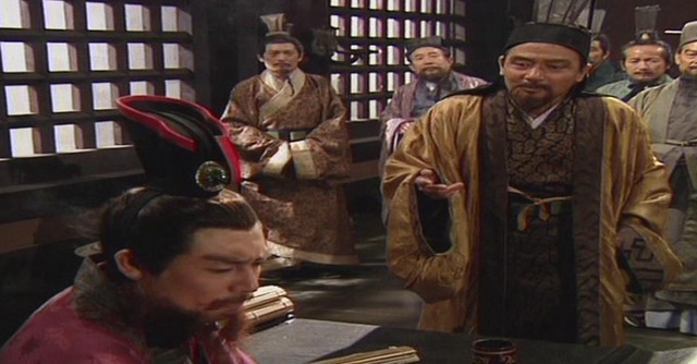 落魄|诸葛亮出山时，为什么一定要选择落魄的刘备，孙权和曹操不香吗？