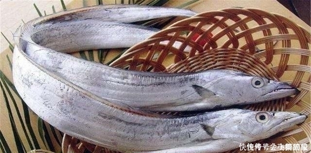 a293|炸带鱼,有人用淀粉,有人用面糊,都不对!教你正确做法,太香了