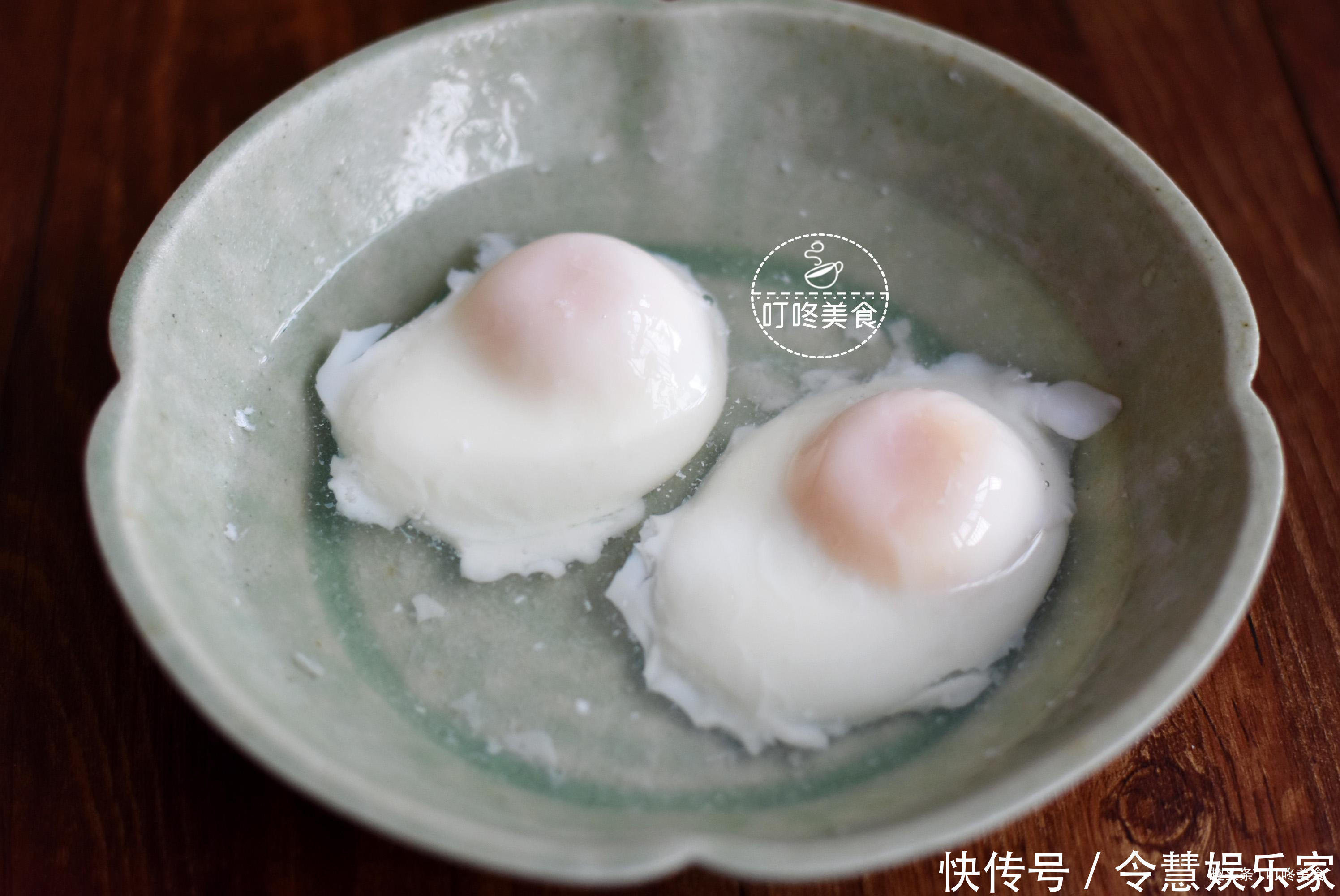 不粘|煮荷包蛋时,煮不圆还冒白沫教你一招,保证完整还不粘锅!