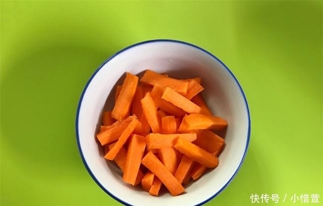 山药去皮后|清炒山药怎样做才清脆不发黑?教你一个小妙招,做出来爽口不变色
