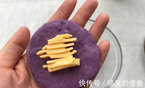 紫薯饼|紫薯饼最好吃的做法，咬一口直爆浆，儿子超喜欢，一口气能吃仨