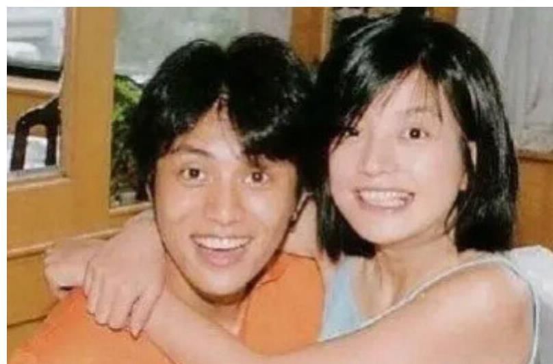 空缺也不该乱发奖,太贬低“金鸡奖”分量了,黄晓明你凭什么?