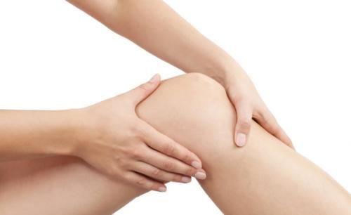 肌肉|3更半夜突然腿脚抽筋痛醒？教你1招1分钟就能见效！医生都说好！