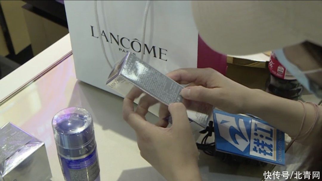 兰蔻|用2000块手机的他，给妻子买了套近4000块的护肤品，结果老婆过敏了