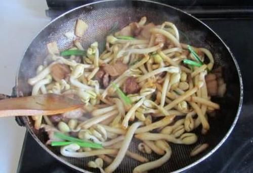 胖人晚餐多食此菜，隔三天吃一吃，排出身体毒素，肚子越吃越瘦