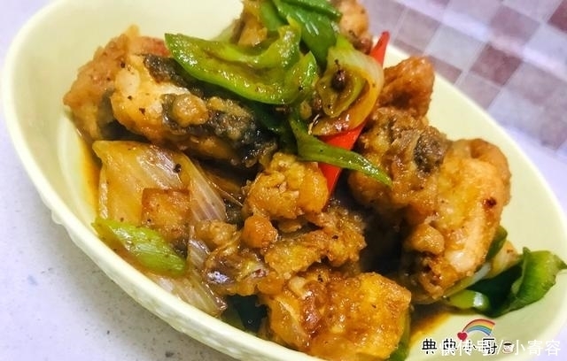 家常红烧鱼，炸出来酥脆，红烧起来不松散！