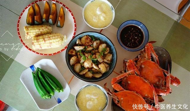 神兽不在家,晒老两口的极简晚餐,朋友圈热闹了,网友真是羡慕