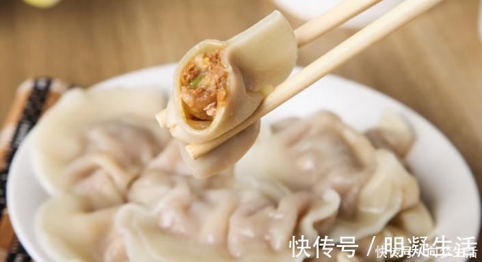 调白菜馅，切碎直接拌馅是大错！多做2步，入味不出水，鲜嫩多汁