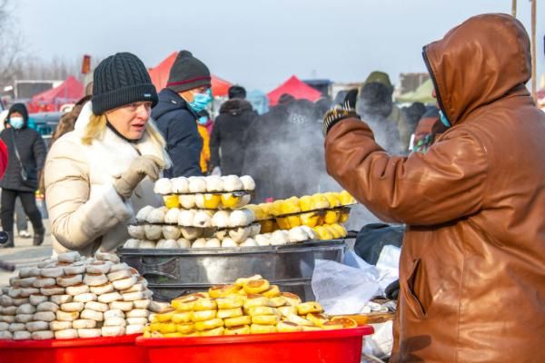 沈北#国际友人逛沈北蒲河大集 寻中国地道年味