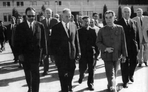 苏联|当时苏联集结了110万大军，为何不敢南下？我国这一杀手锏太强