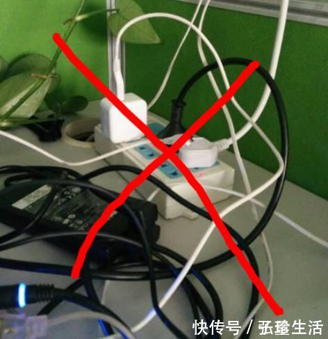 吸水|去老同学家发现电线早已不埋墙里了，瞧瞧下图这么弄，太高明了