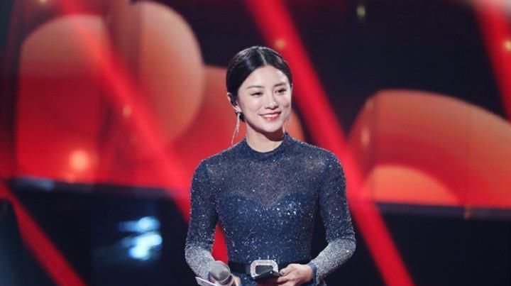 《中国好声音》发布会,李宇春稳站C位,李健拒绝换位置