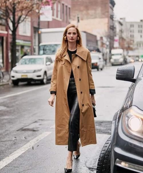 风衣里面穿什么才时尚？今年推荐这4种“内搭”，减龄百搭又耐看