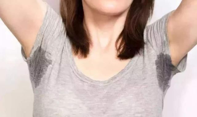 出虛汗|不管男女，愛出汗的人：汗從哪里出，多半“病”也從哪來，別忽視