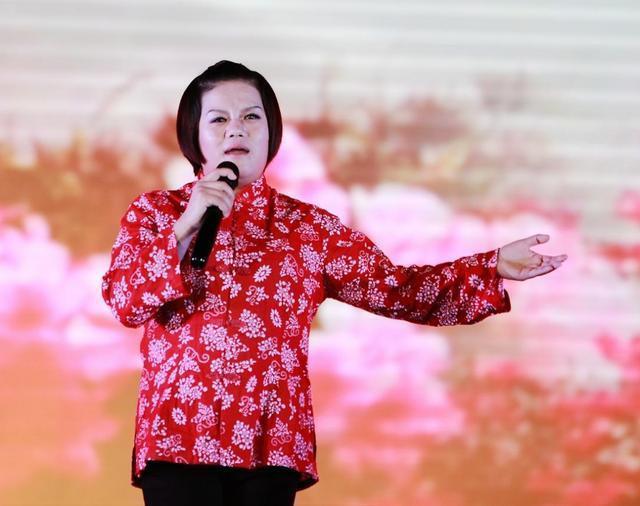 让梦想飞|“山楂妹”：因残疾被亲生父母抛弃，成名后谢绝认亲，只爱养父母