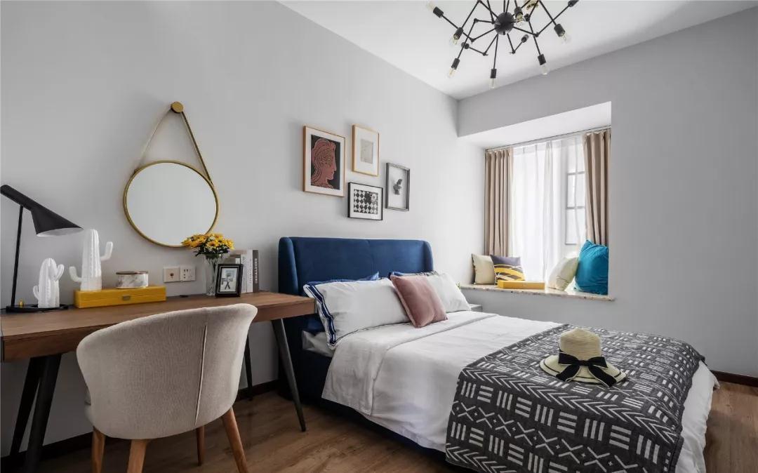 客厅|6万改造70㎡两室旧房,6大功能区齐全,还有私人影院和休闲阳台