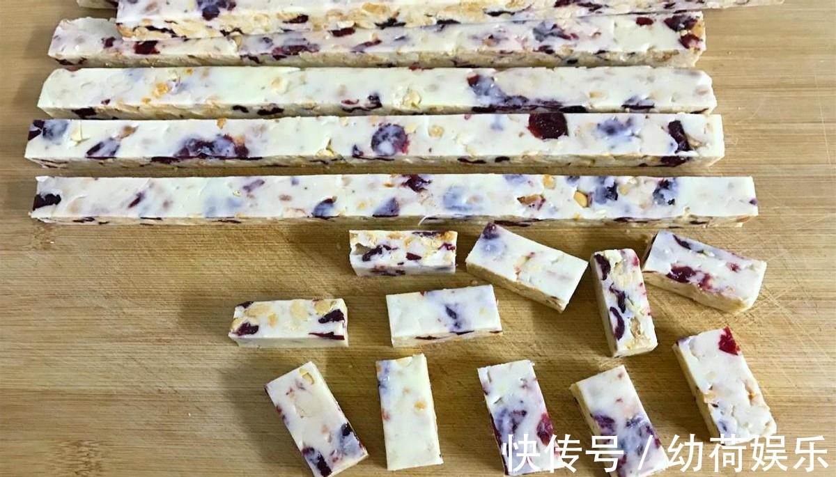 儿子爱吃牛轧糖不用花钱买，自己在家就能做，简单好做无添加