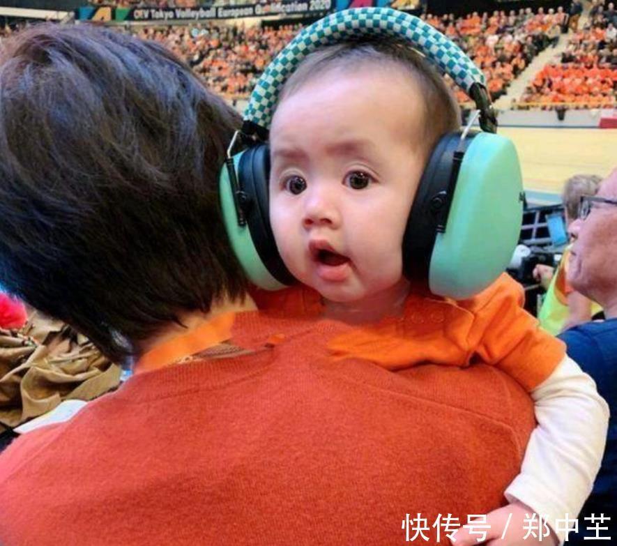 中国女排|郎平混血孙女太萌了!一家移居美国,个头猛涨,期待未来回归女排