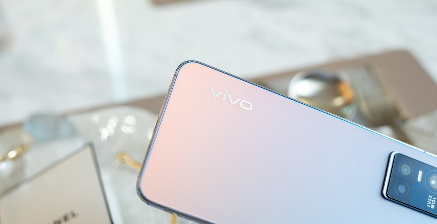 年轻消费者|用上光致变色工艺的vivo S10 Pro，真能打动年轻消费者？