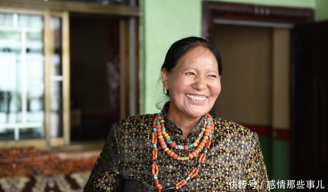 中年|古格遗址下的特色小康村扎布让!