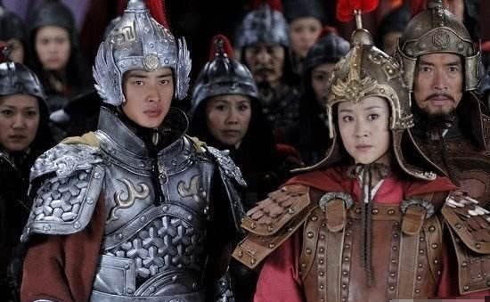 古代武将真像戏剧中那样有护背旗吗?为何要插上它,有啥作用?