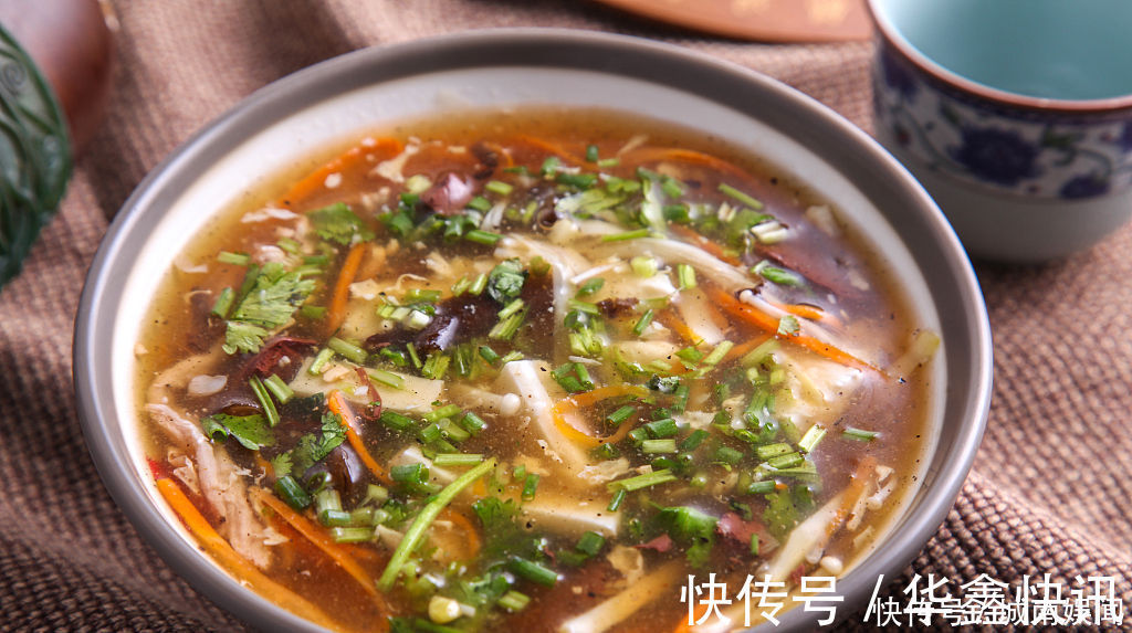 酸辣汤|酸辣汤怎么做才好喝掌握几个小技巧,酸辣开胃,天天喝都不腻