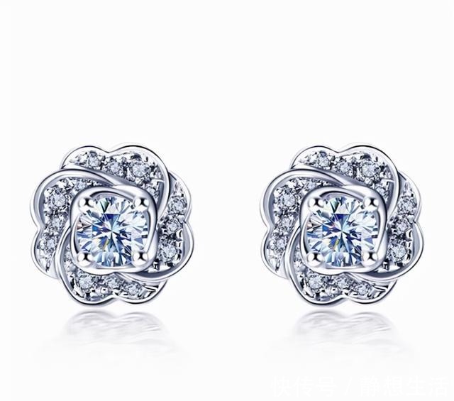 碎钻 钻石耳钉在购买前要注意什么!