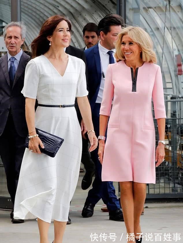 亮片|布丽吉特终于挽起头发,穿亮片长裙好美,牵手小24岁老公一脸幸福!