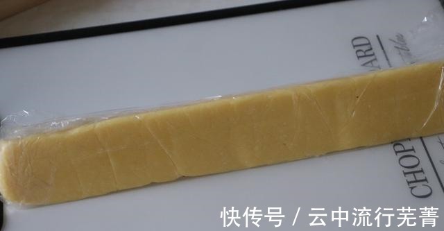 香甜|在家制作三角椰蓉饼干,制作简单,香甜味美还解馋!