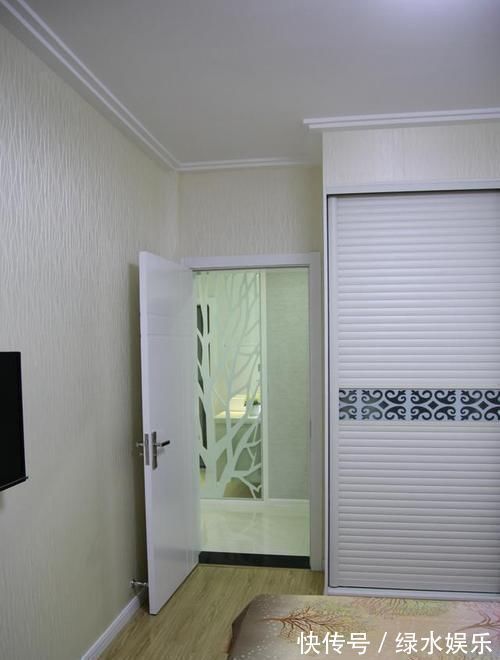 亲戚家160平新房,没想到一进门就惊艳了,客厅实在漂亮!