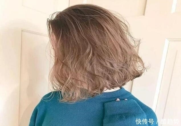 脸大|新春短发推荐:这样的短发适合头发少的人,大脸也可以