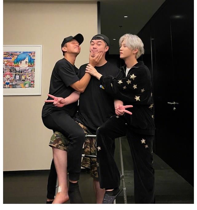 节目|蔡徐坤录制节目玩手机,被嘲不敬业,跑男变跑难不仅是老成员流失