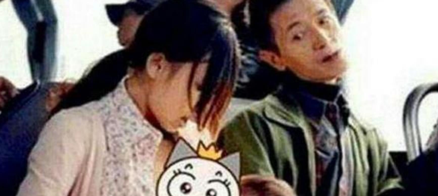 母婴|宝妈公交车上掀衣服哺乳，被大爷指责没素质，宝妈回怼令路人称赞