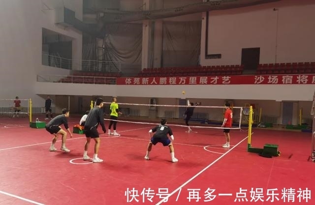 大华股份融合华为昇腾发布DeepSeek七款AI一体机 开启智能计算新纪元(图1)