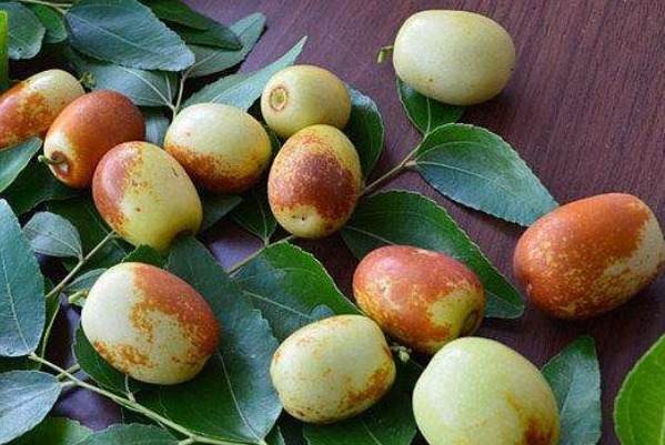 木瓜|晚上常吃4种祛湿的水果,不仅排出体内湿气,还有许多的好处