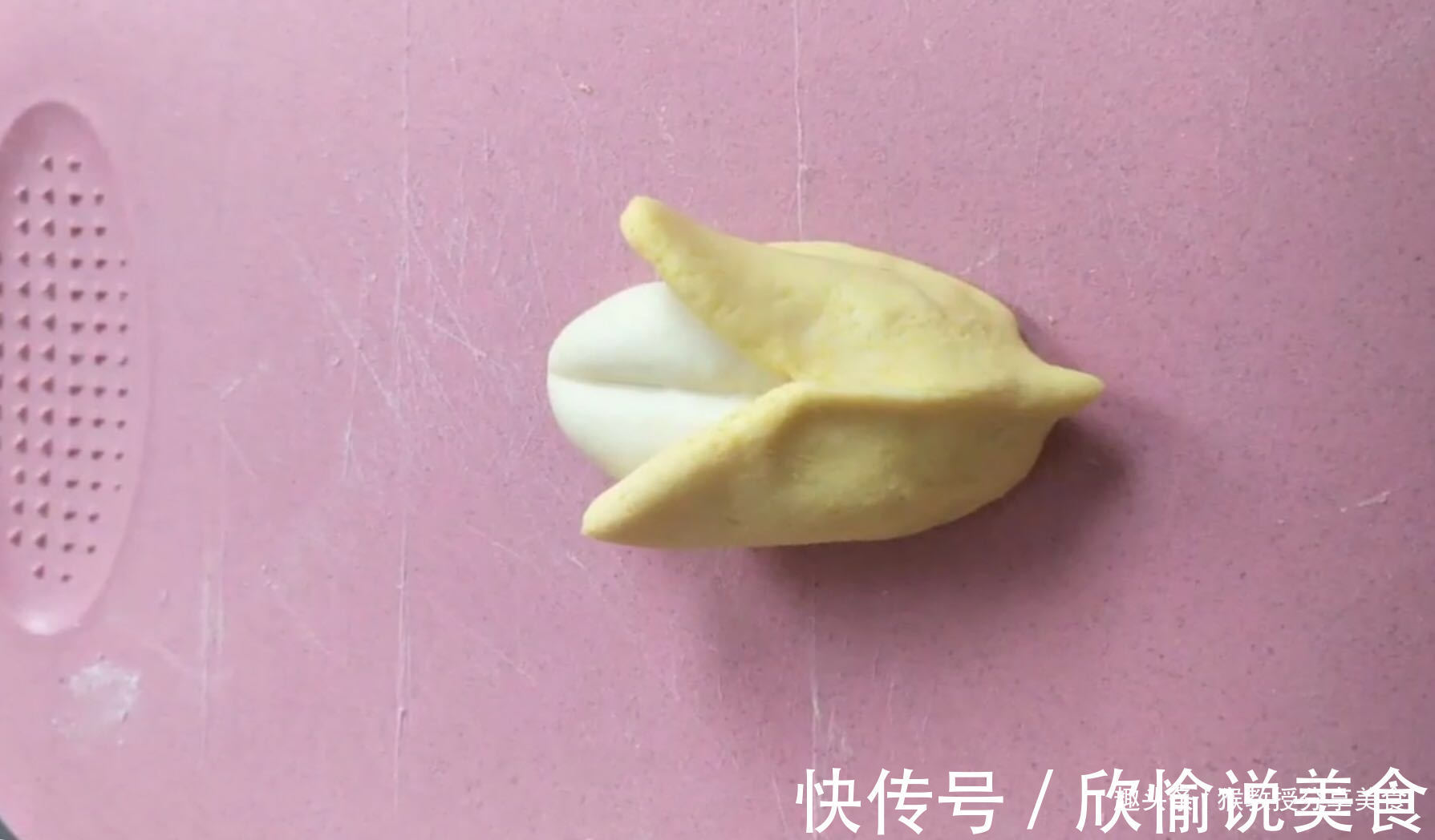 孩子挑食不好好吃饭，我用玉米面做了个卡通馒头，他喜欢的不得了