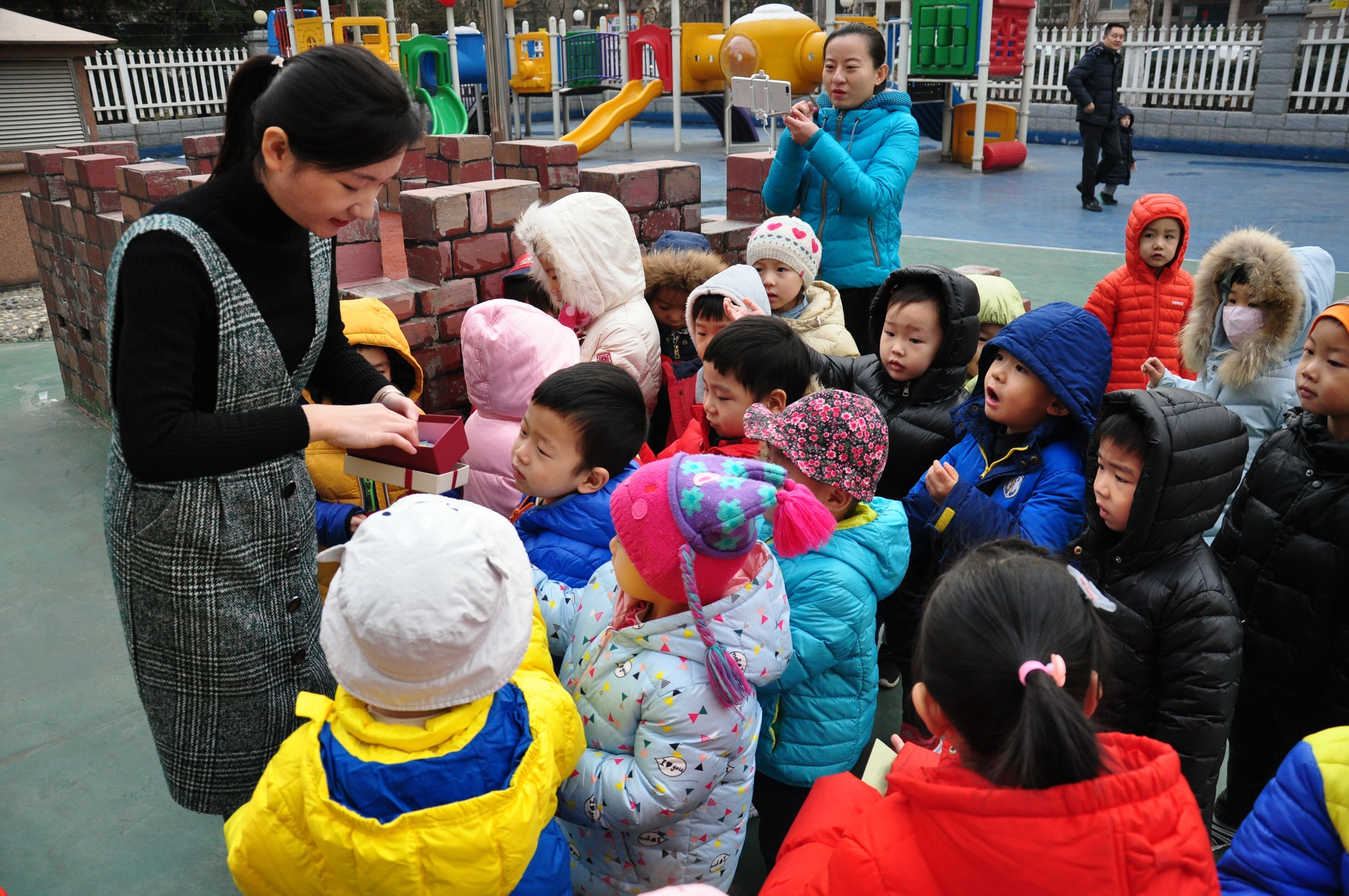 二年级|幼儿园超前教育的危害，孩子上二年级才真正爆发，能晚一年晚一年