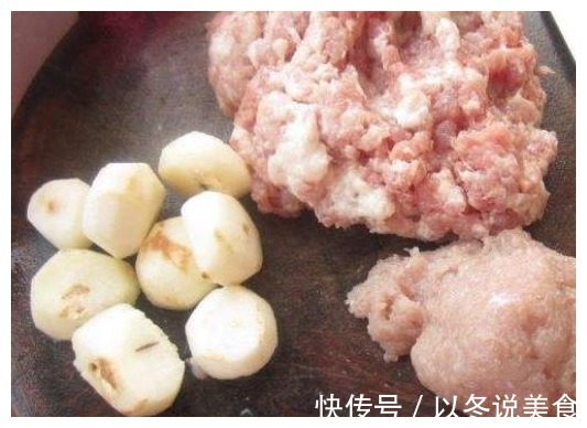 焦溜丸子新做法，教你一招，酱香味美又筋道，好吃到放不下筷子