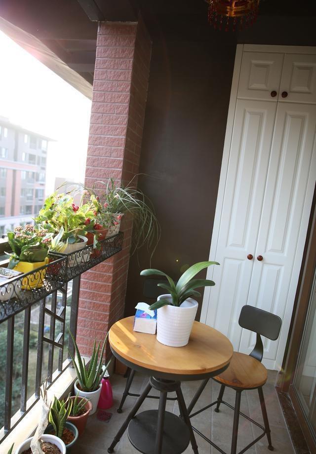 客厅|终于搬新家啦,阳台和客厅看着好漂亮,邻居提水果来请教,真羡慕