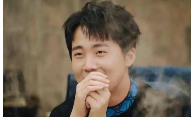 李雪琴|(zhì)成年人的社交潛規(guī)則，都在這部綜藝?yán)锪?
onload=