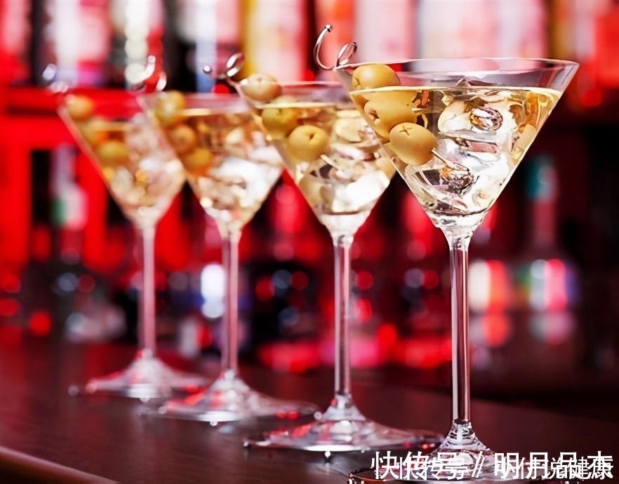 高血压|高血压喝酒可以降血压,可以没事少喝点!真的吗?医生辟谣讲清楚