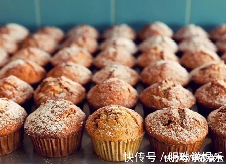 抹茶|夏日的时光做份抹茶玛芬蛋糕，在家就能轻松搞定，一次吃个够