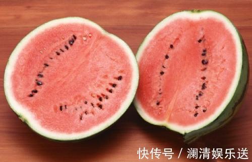 夏天吃西瓜补水还降暑，吃不完别放冰箱，教你1个妙招，放一星期